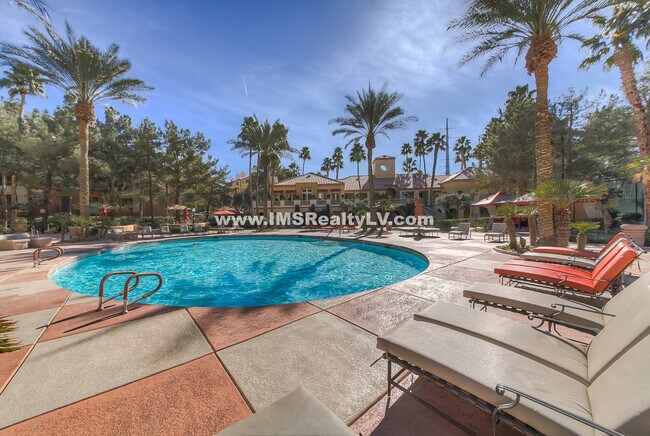 Building Photo - Meridian - Luxury 2 Bed | 2 Bath Condo