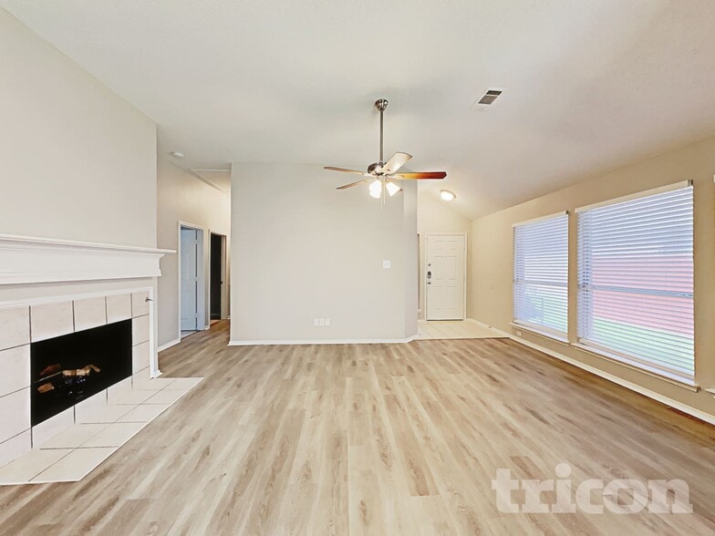 Building Photo - 1703 Ash Ln