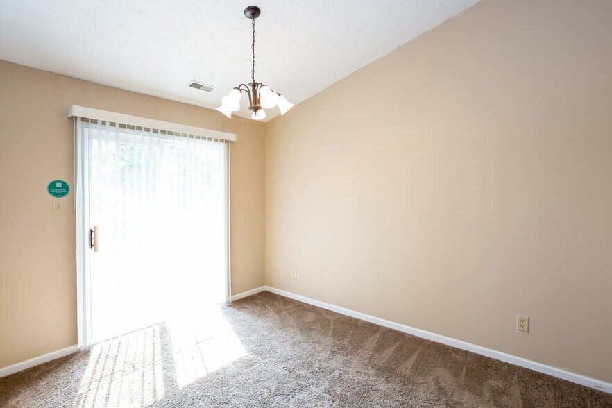 Building Photo - 421 N Shore Ct