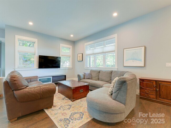 Building Photo - 3024 Yadkin Ave