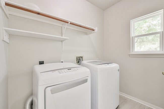 Building Photo - 10239 Sable Trail Ln