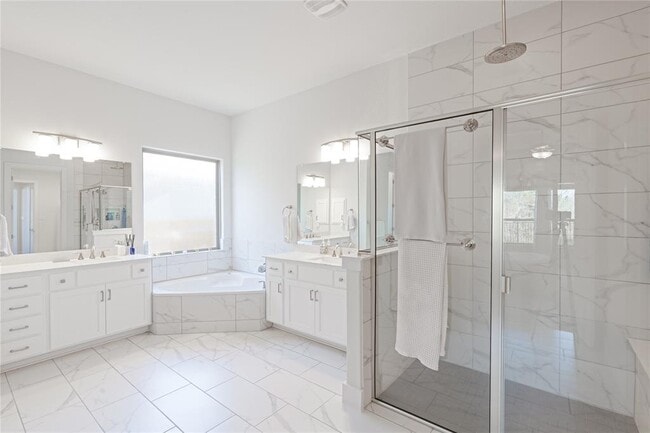 Building Photo - 3341 Catalina Cv