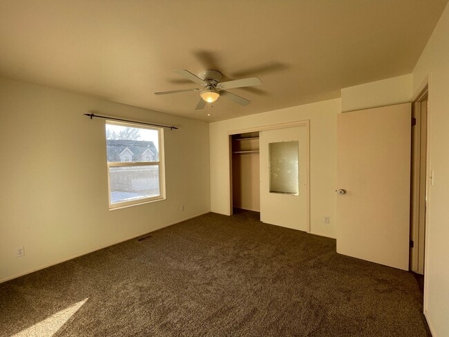 Building Photo - Spacious House on the Northeast Bench in Orem