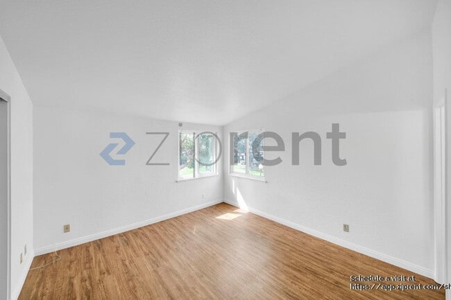 Building Photo - 12526 Pinehurst St