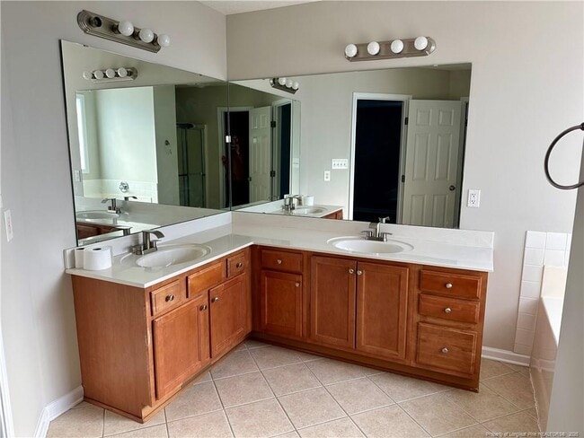 Building Photo - 11 Lattimore Rd