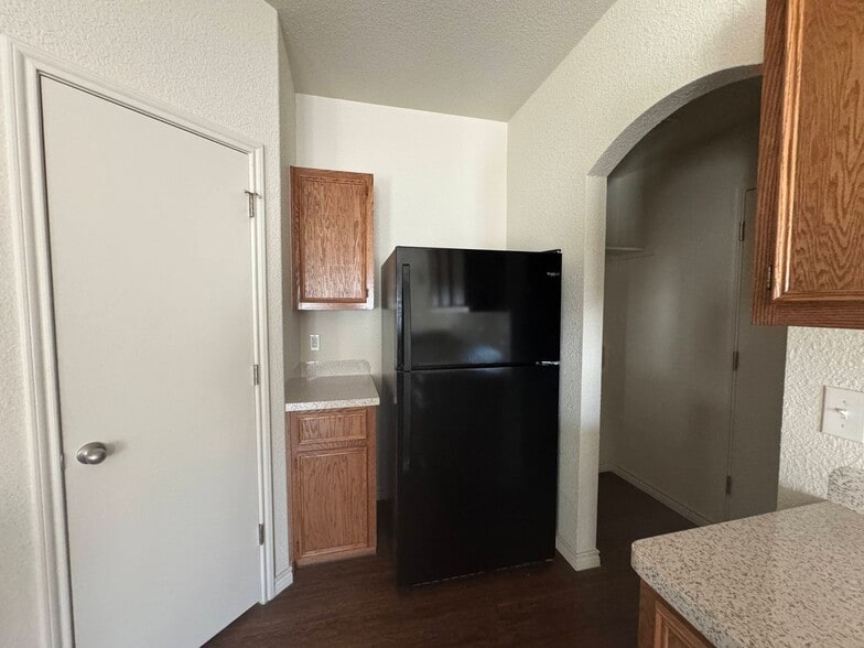 Building Photo - 1537 Justin Lp