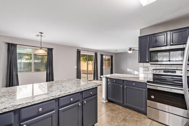 Building Photo - 1368 S 232nd Ave