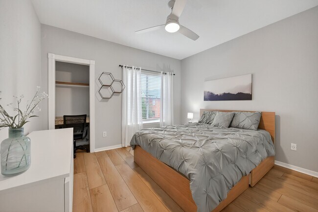 Building Photo - 4041 Drake St