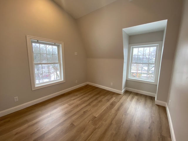 Building Photo - 64 Holten St