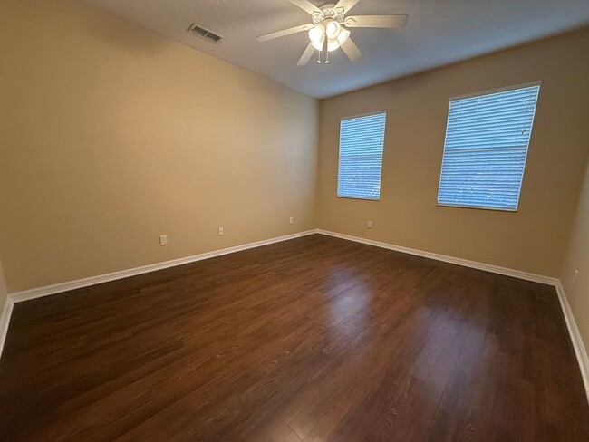 Building Photo - 3/2.5 townhome in Sanford! AVAILABLE MARCH...