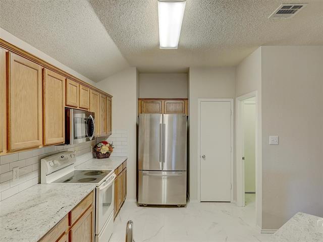 Building Photo - 9912 Carter Dr
