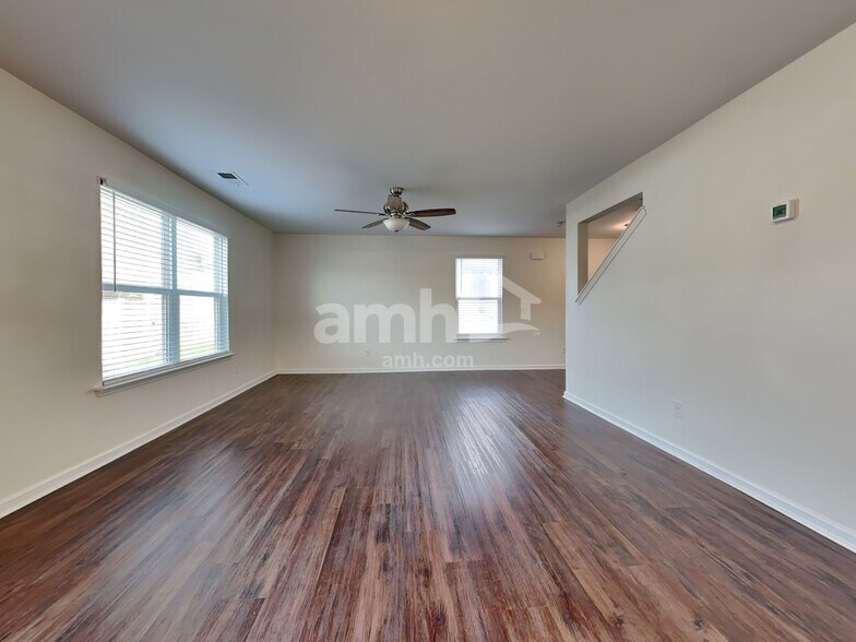 Building Photo - 7 Gardenia Dr