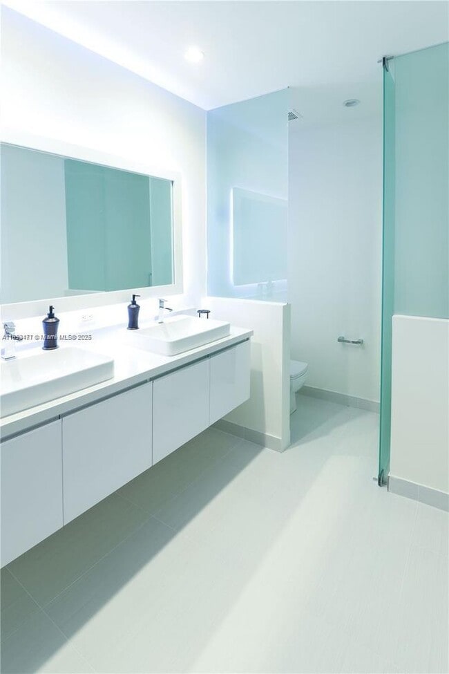 Building Photo - 10501 NW 66th St