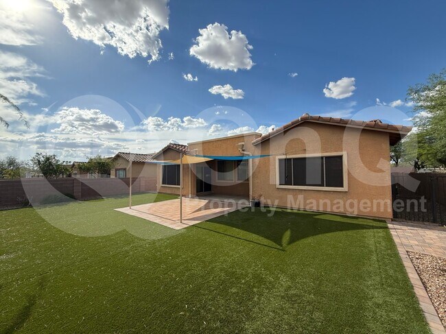 Building Photo - 1419 W Red Creek Dr
