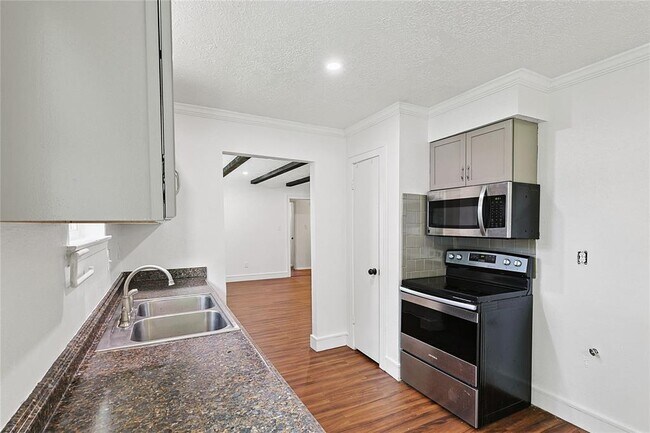 Building Photo - 11414 Montverde Ln