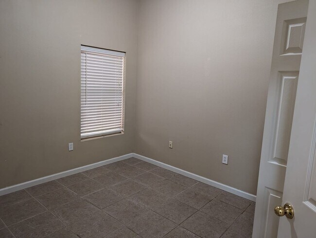 Building Photo - 9556 Armelle Way