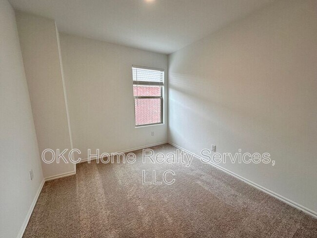 Building Photo - 2318 Wolford Ct