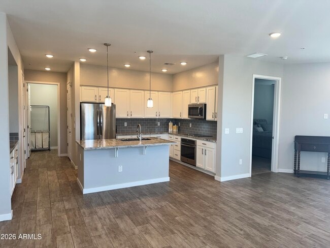 Building Photo - 250 W Queen Creek Rd