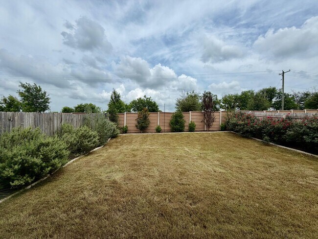 Building Photo - Charming 3BR Home with Spacious Backyard in Pflugerville