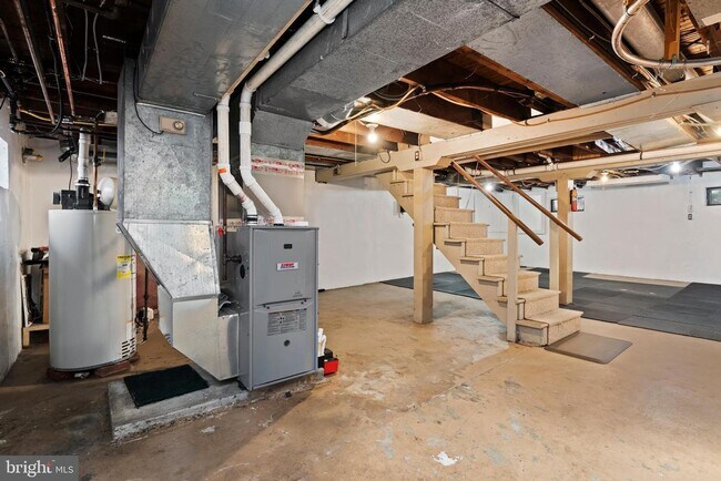 Building Photo - 710 Fishburn Rd