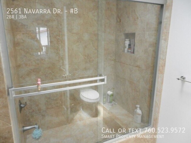 Building Photo - 2561 Navarra Dr
