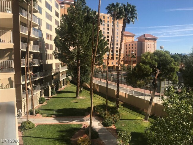 Building Photo - 205 E Harmon Ave