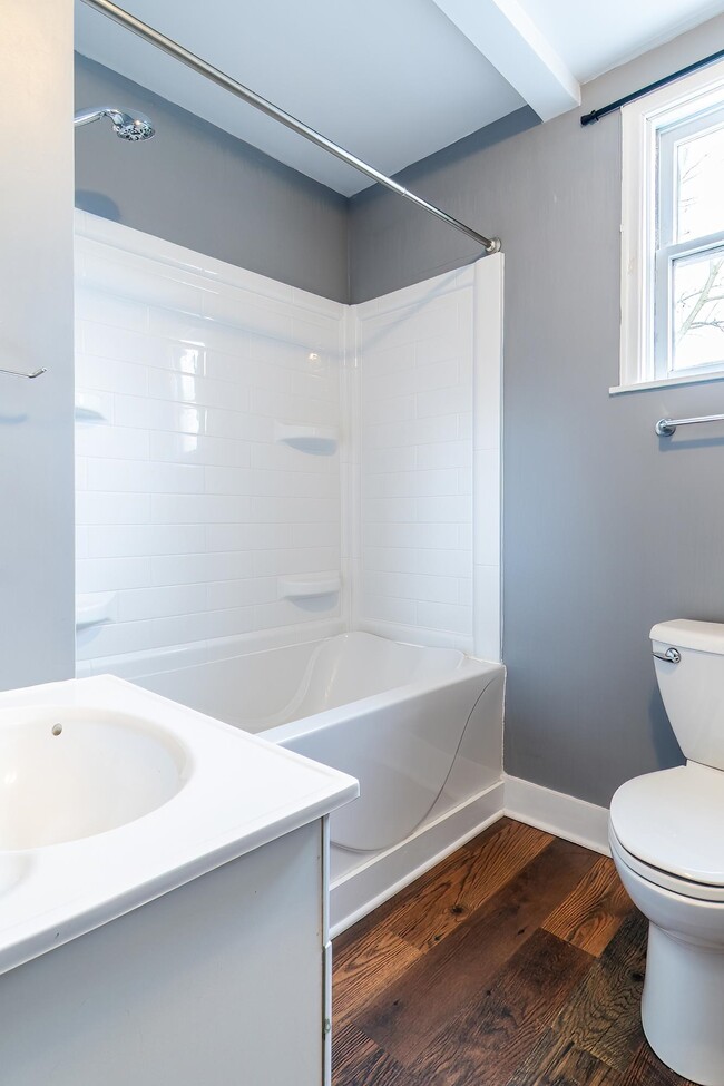 Building Photo - 1020 W Wayne St