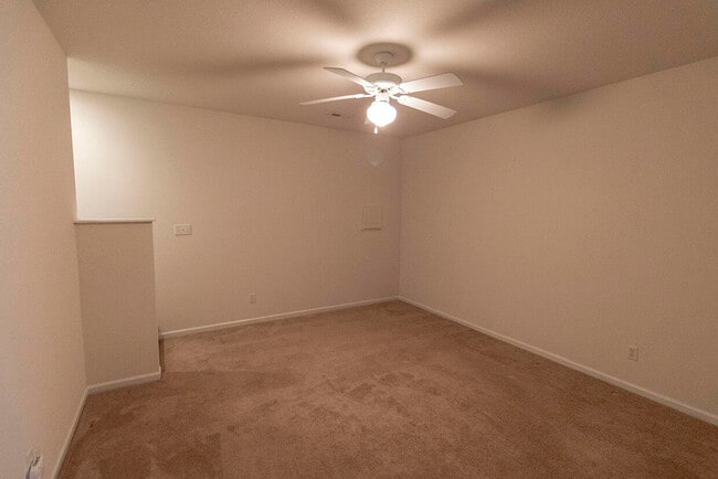 Building Photo - 3322 E St Charles Rd