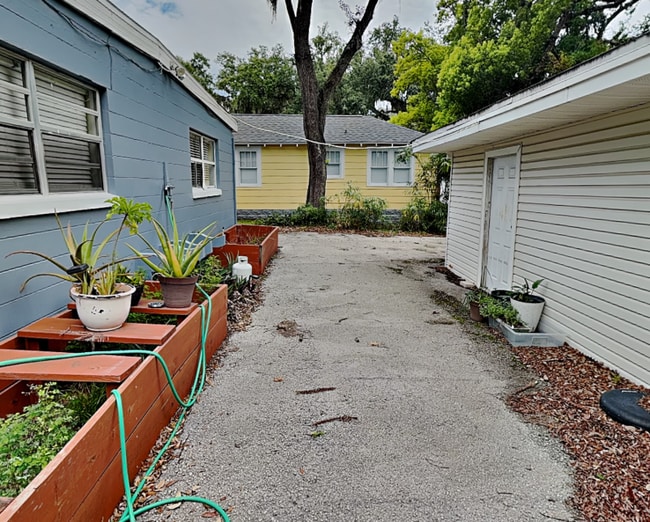 Building Photo - 313 S Lawsona Blvd