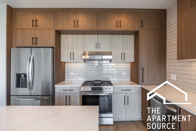 Building Photo - 2351 W Flournoy St