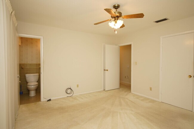 Building Photo - 18 Sherwood Rd NW