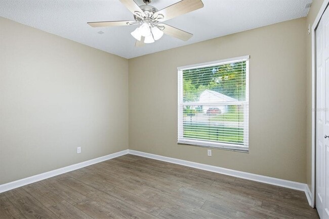Building Photo - 349 Fountainview Cir