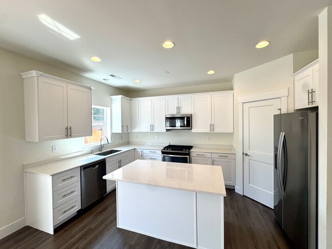 Building Photo - Private Palmer Lake Home w/ 3 Bedrooms, Of...