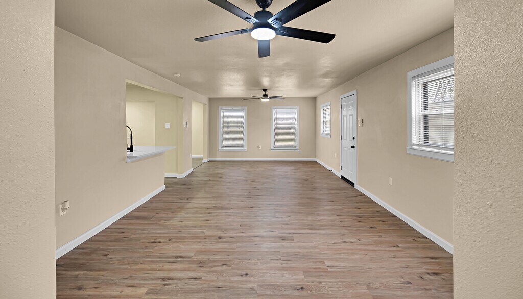 Building Photo - 3225 Edmond Ave