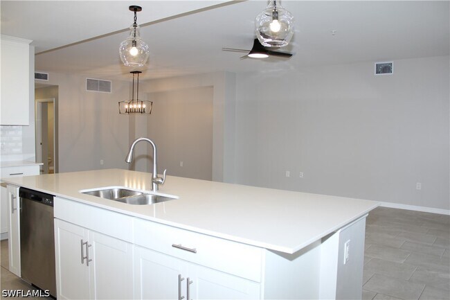 Building Photo - 5661 Melbourne Ct