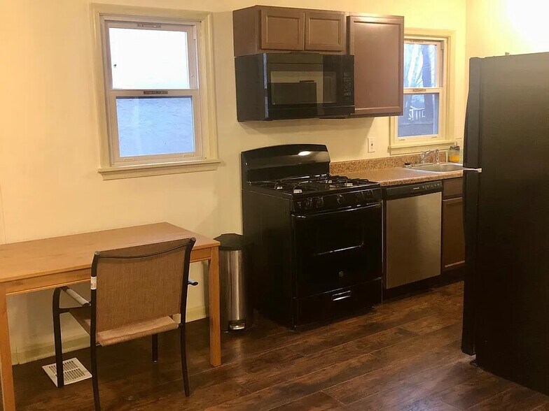 KITCHEN - 201 Deptford Rd