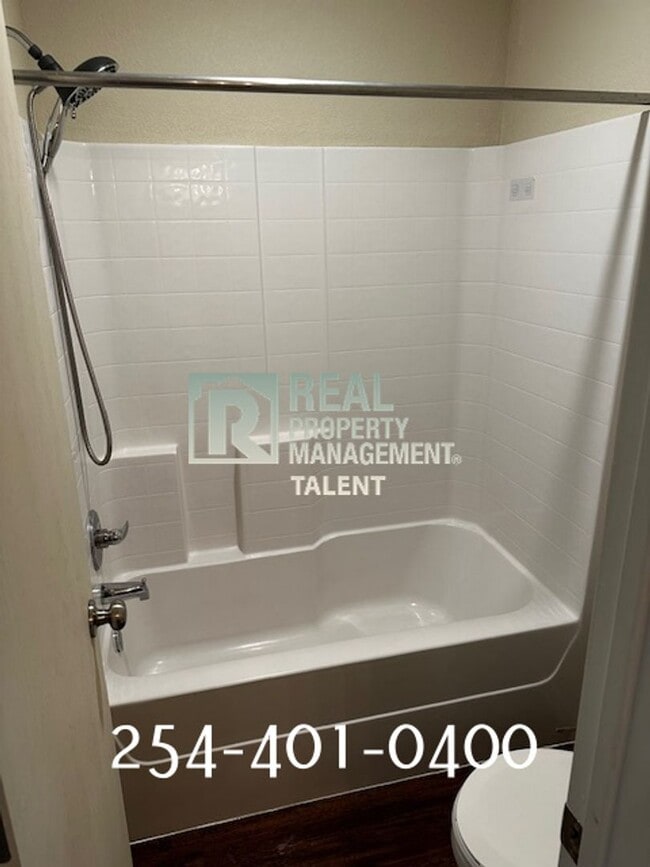 Building Photo - Deal Alert 3-Bedroom, 2.5-Bathroom Duplex ...