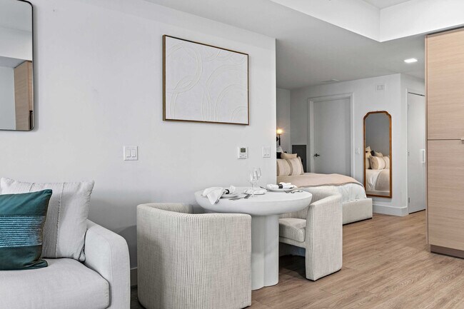 Building Photo - 1049 Seventh Avenue-SI FL7-ID1228264P