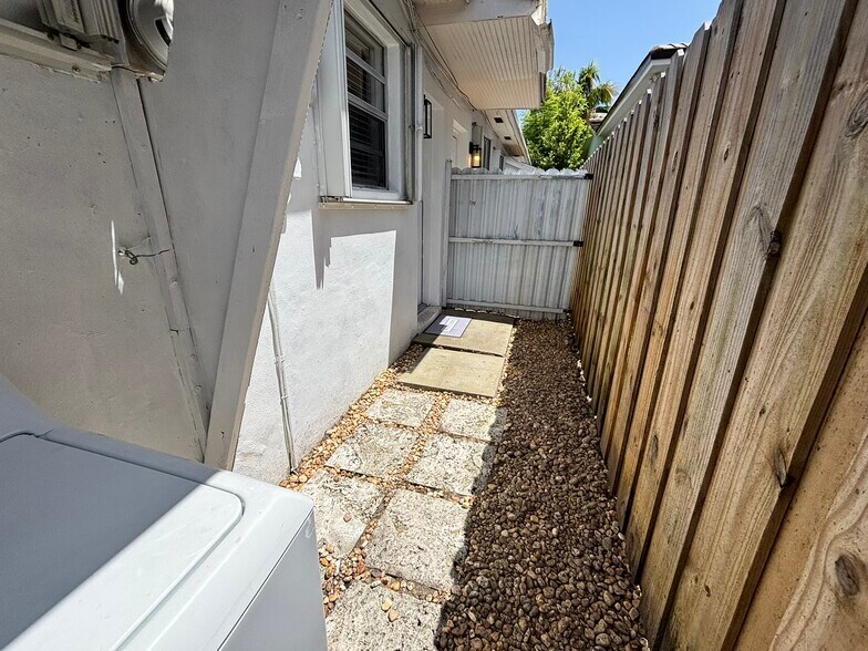 Building Photo - 2980 SW 25th St