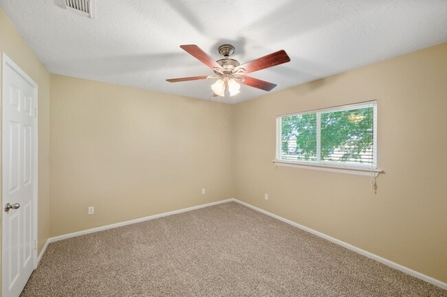 Building Photo - 8030 Pine Falls Dr