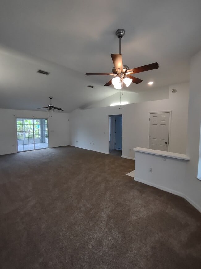 Building Photo - Pine Lakes Subdivision Corner Lot!