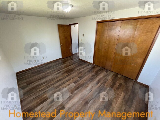 Building Photo - 567