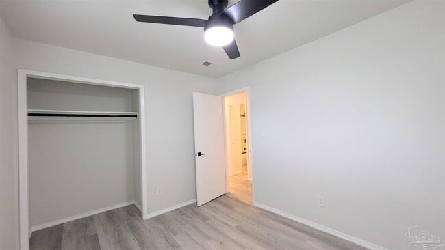 Building Photo - 9644 Hollowbrook Dr