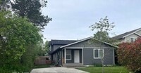 Building Photo - 702 E Street