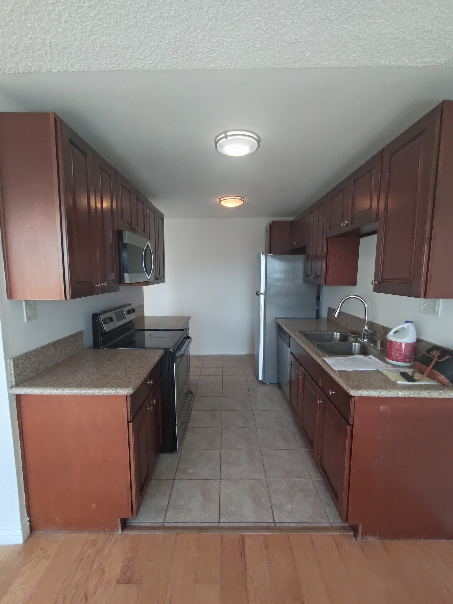 Building Photo - 5950 Canterbury Dr