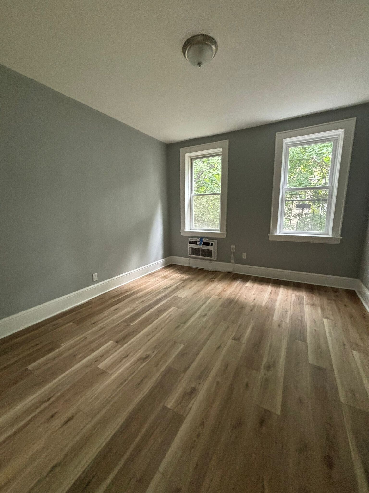 372-374 S 20th St 7 - 376 S 20th St