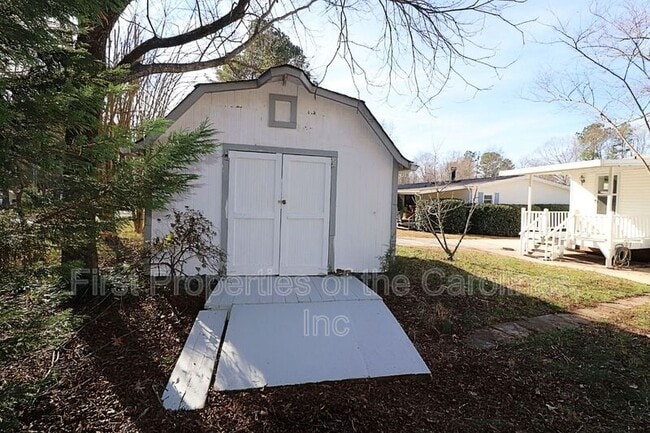 Building Photo - 1148 Southwood Dr