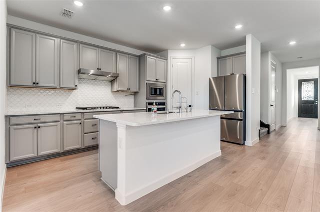 Building Photo - 2625 Toledo Dr