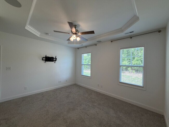 Building Photo - 908 Stevens St