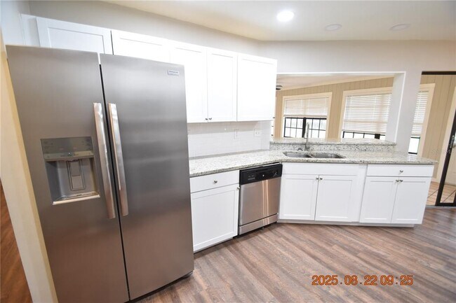 Building Photo - 1455 Ridgelane Cir S